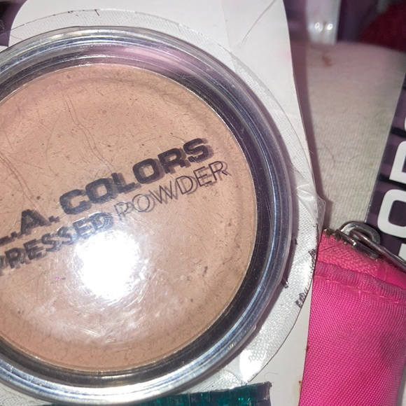 🆕A foot of make-up - Picture 3 of 5